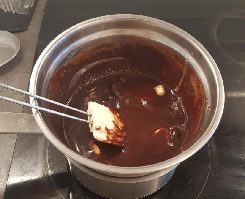 Chocolat et beurre au bain-marie 