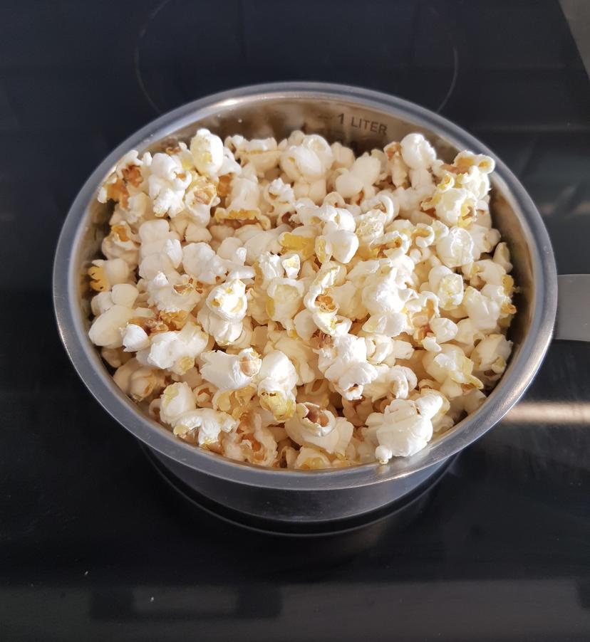 Popcorn après cuisson dans une casserole